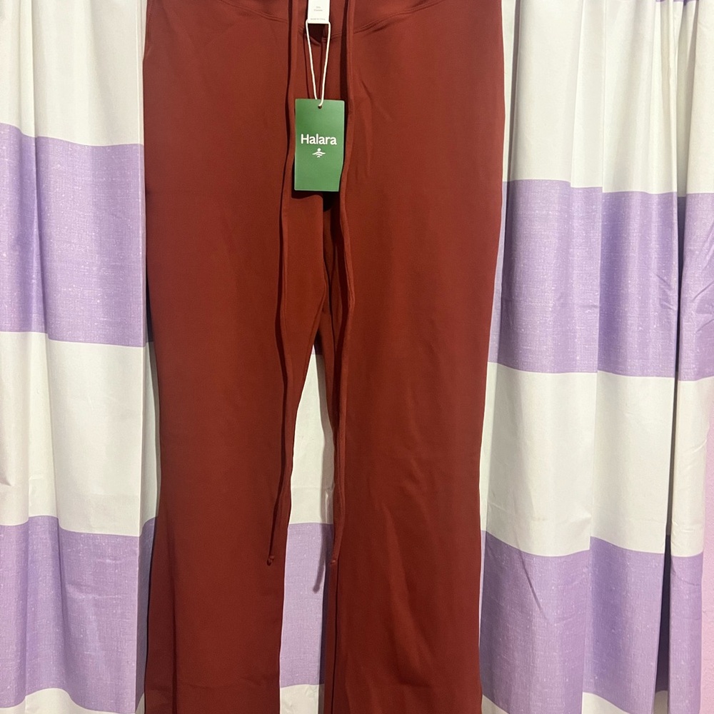 HALARA Warm Brown flare yoga pants Medium
